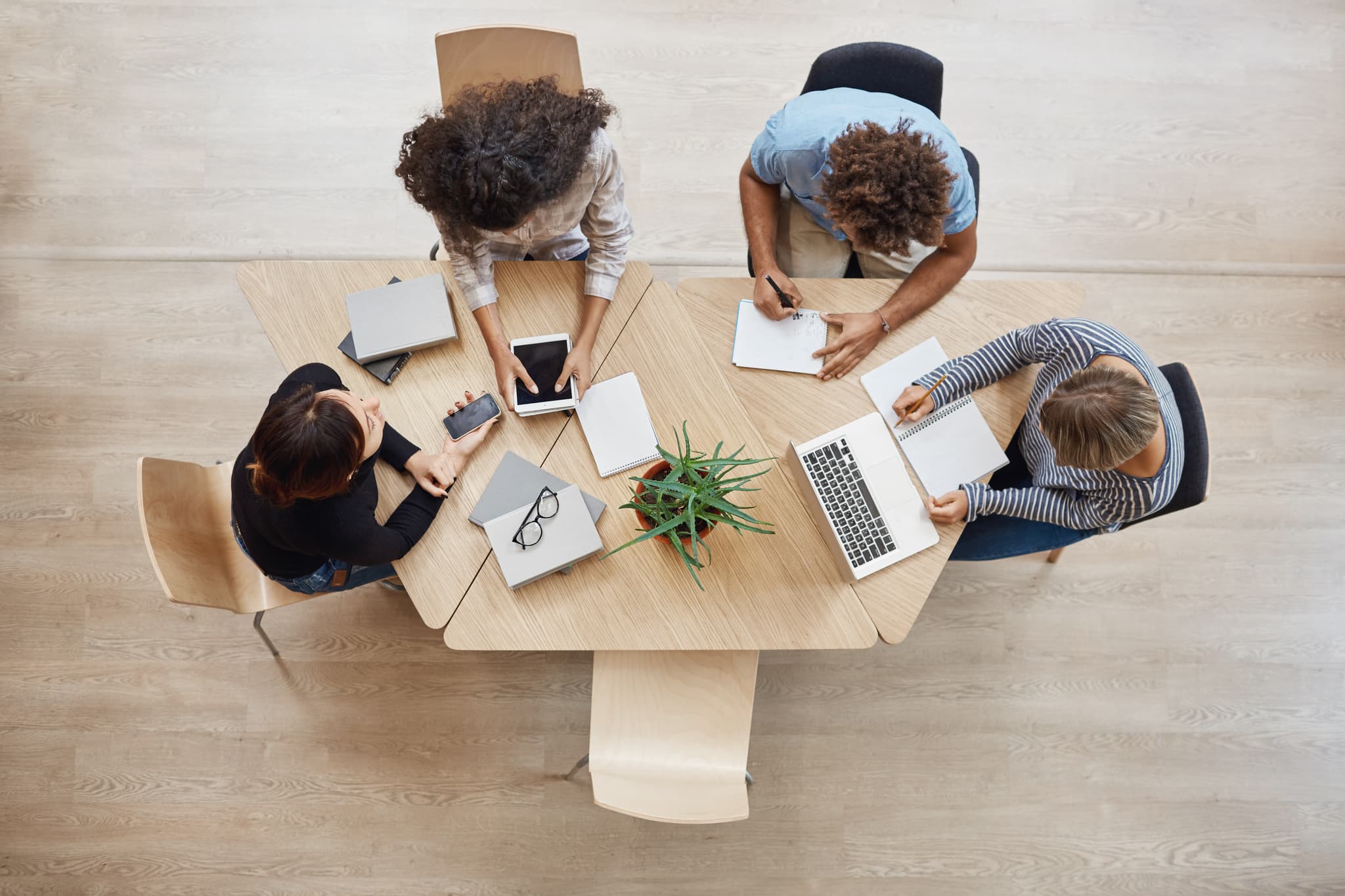 9 advantages of coworking spaces