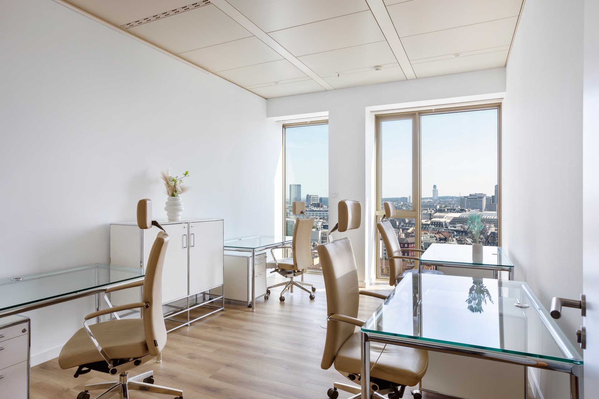 k1 BusinessClub Tower185, Tower 185