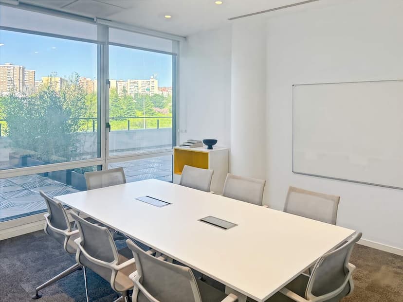 Office at Calle de la Ribera del Loira 16