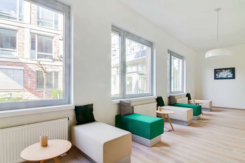 Office at Friedrich-Ebert-Anlage 49