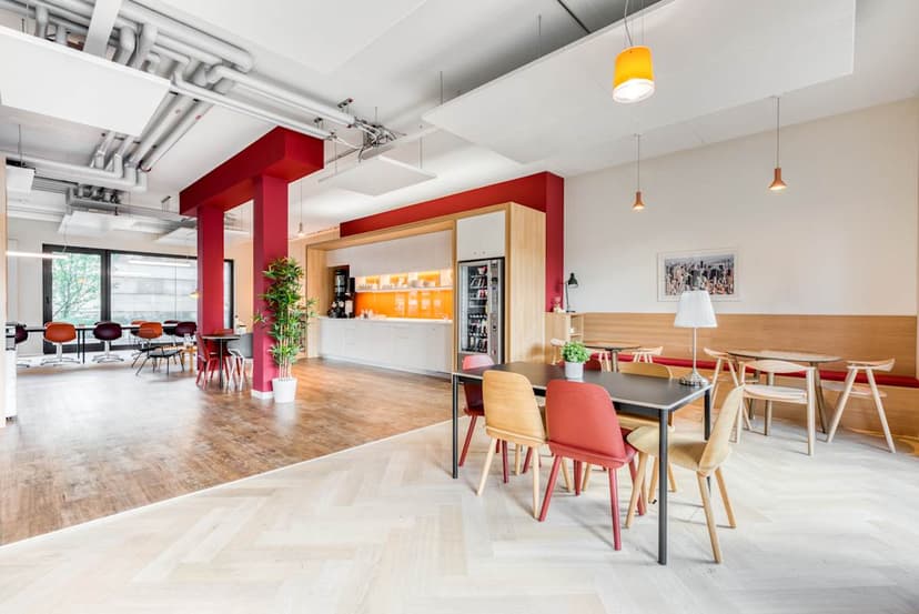 Office at Place de la Gare 12